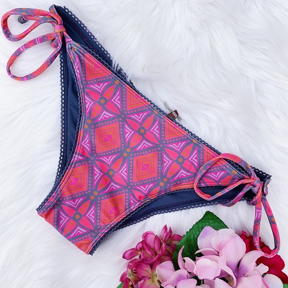 mia marcelle Other - Mia Marcelle side tie bikini bottoms NEW Size M